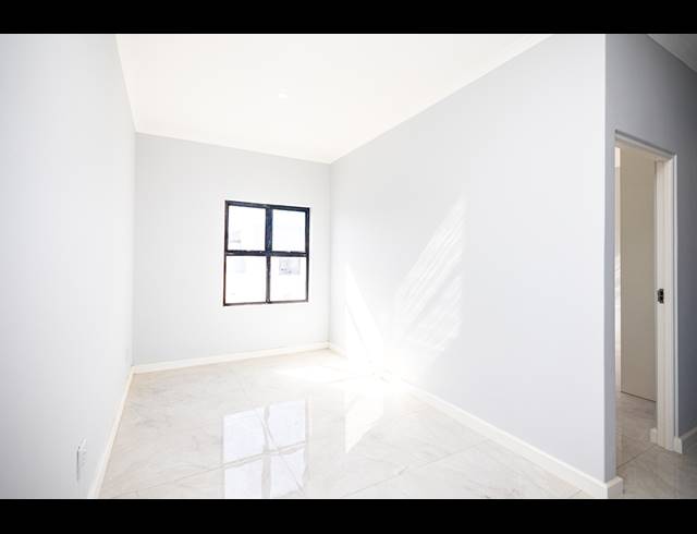 4 BEDROOM FREEHOLD FOR SALE IN SANDOWN